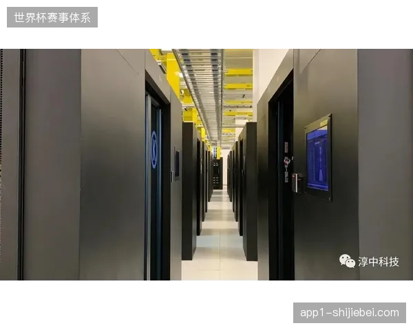 卢赛尔体育场周边文旅配套的即时化调度，如何通过动态交通路由缩短观赛游客入场周期？